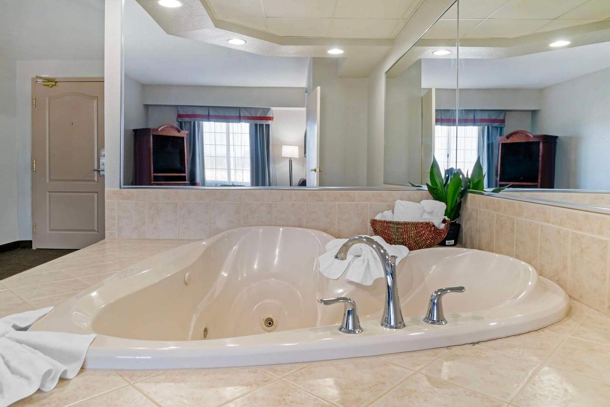 Best Western Executive Inn & Suites Grand Rapids Zewnętrze zdjęcie